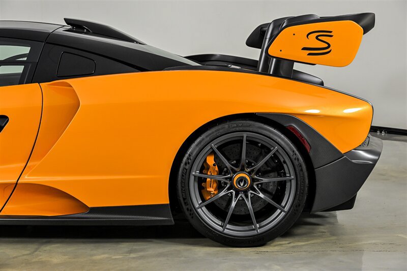 Used 2019 McLaren Senna RWD image 12