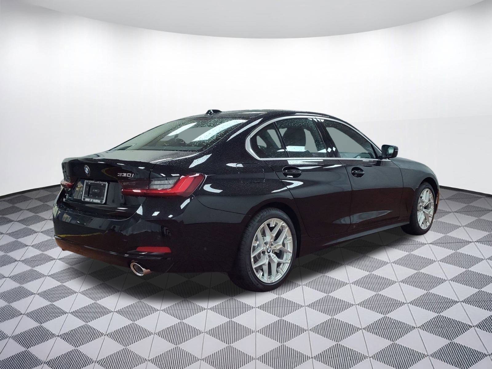 Used 2025 BMW 330i xDrive Sedan w/ Convenience Package image 9