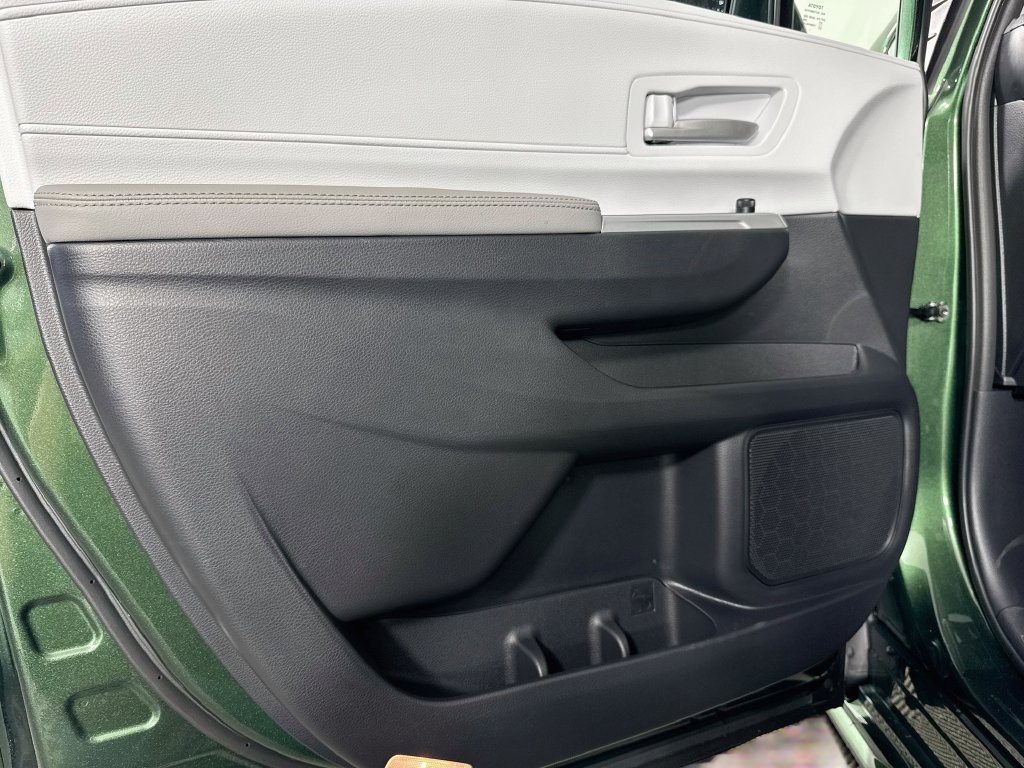 New 2026 Toyota Sienna XLE AWD/4WD image 13