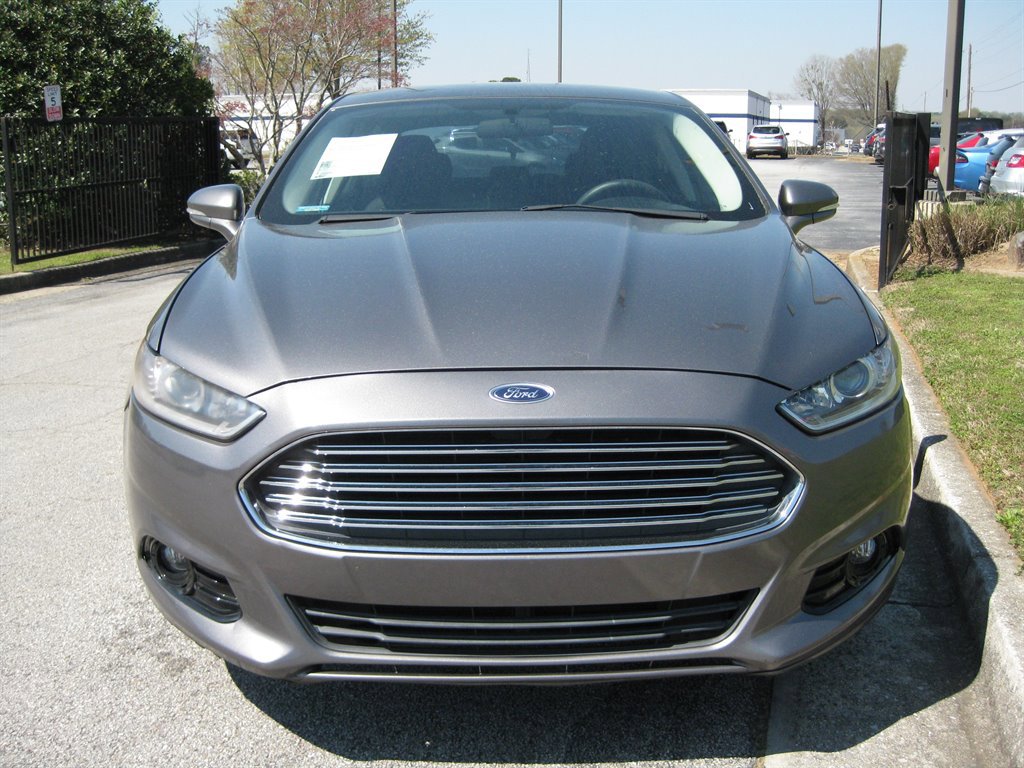 Used 2013 Ford Fusion SE FWD image 2