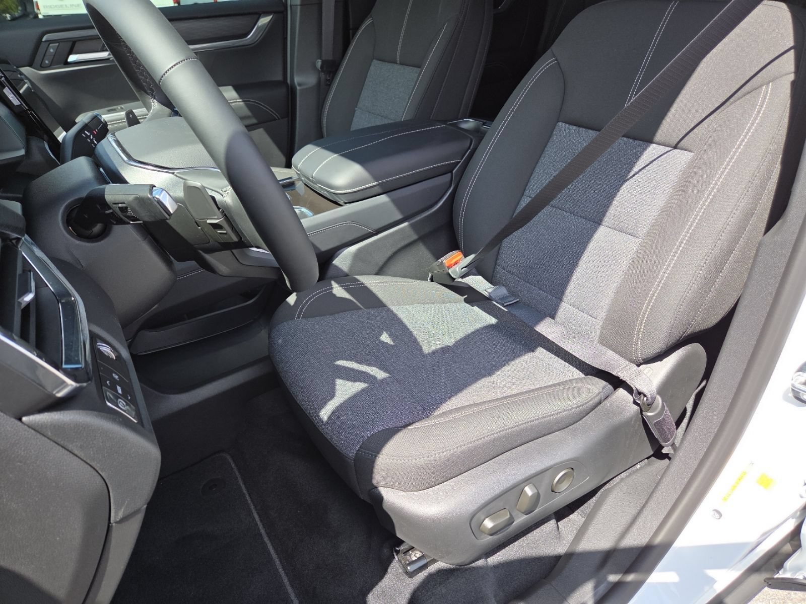 New 2026 GMC Acadia Elevation FWD image 28