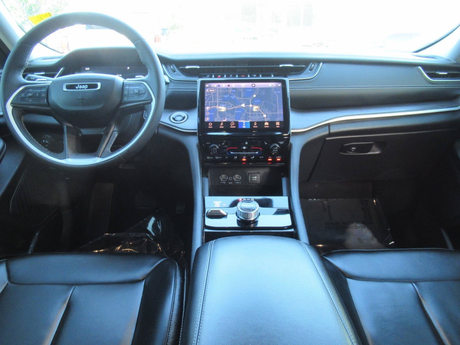 Used 2023 Jeep Grand Cherokee Limited AWD/4WD image 12