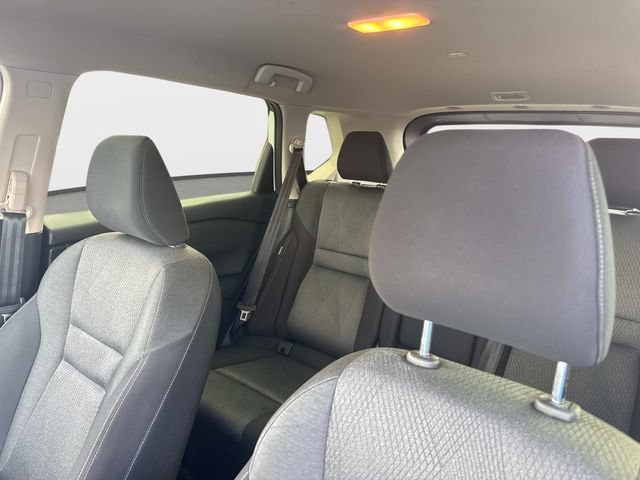 Used 2024 Nissan Rogue SV FWD image 17