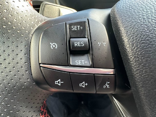 Used 2025 Ford Escape ST-Line Select AWD/4WD image 13