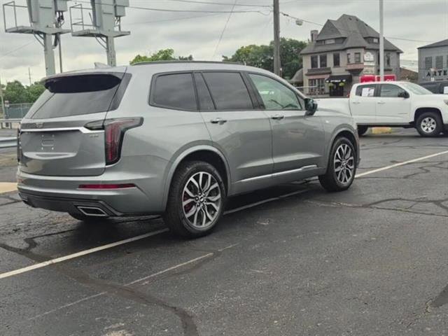 Used 2024 Cadillac XT6 Sport image 17