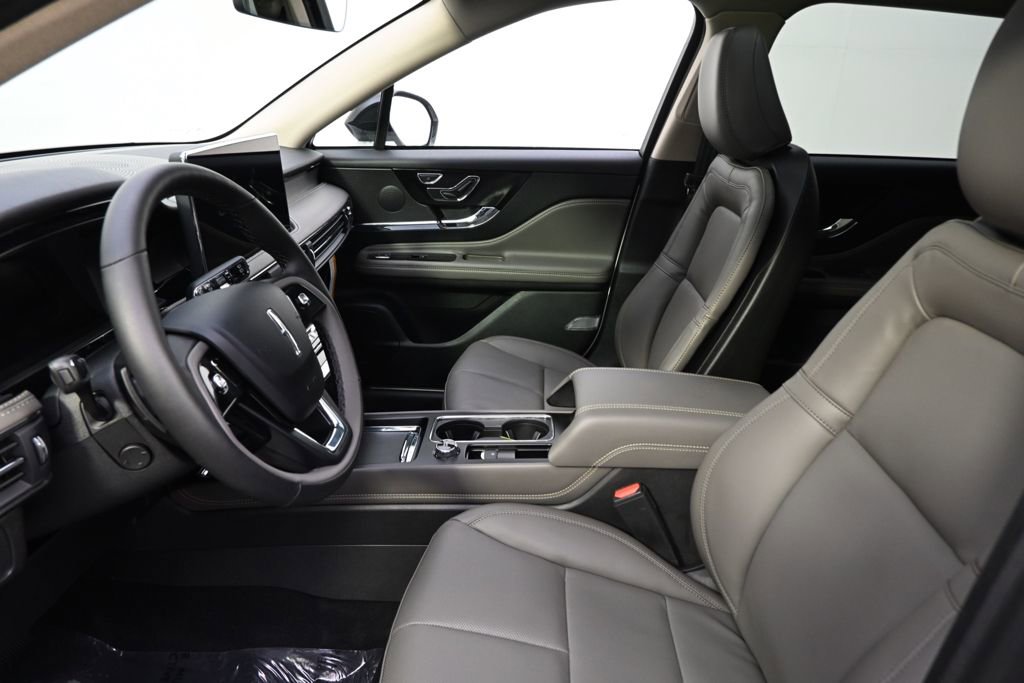 New 2026 Lincoln Corsair Premiere image 13