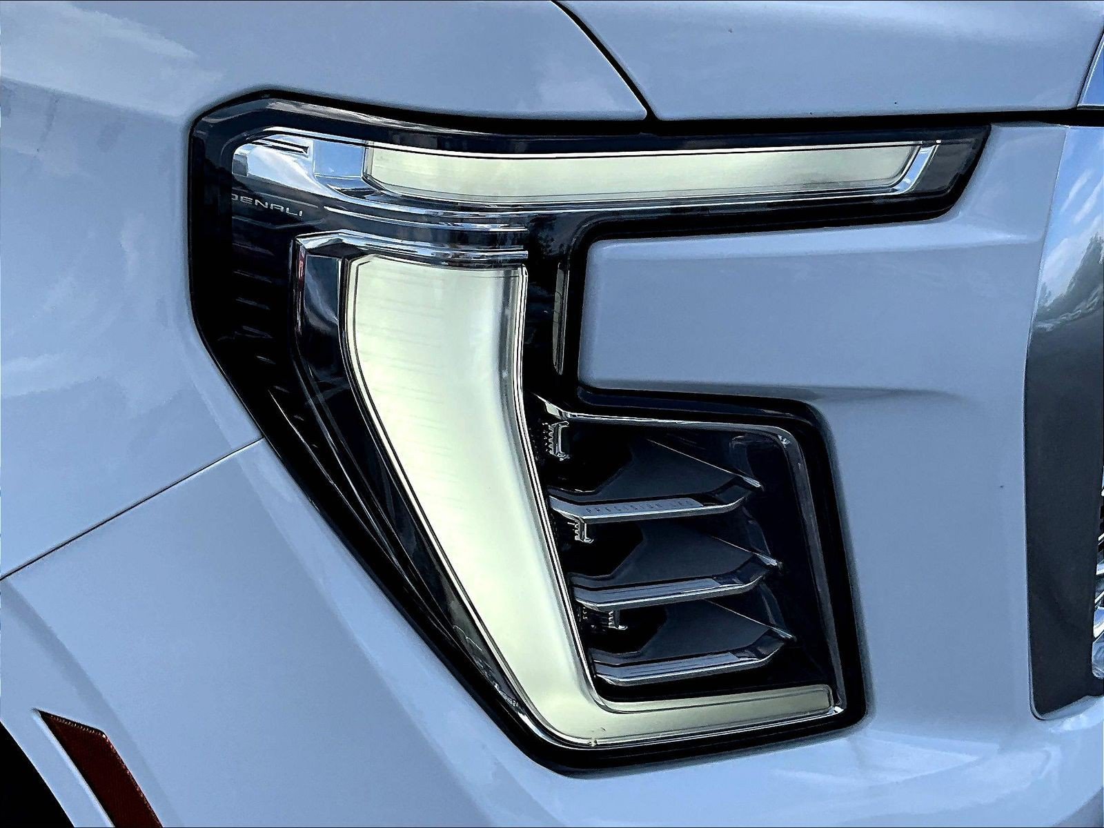 New 2026 GMC Yukon XL Denali w/ Advanced Technology Package AWD/4WD image 8