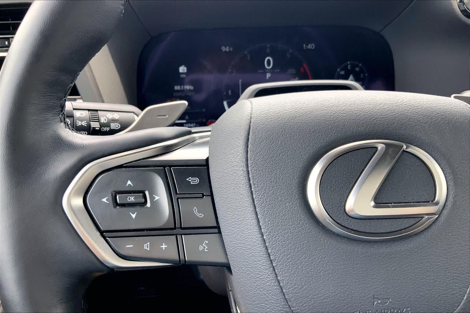 Used 2024 Lexus GX 550 w/ Accessory Package (2T) AWD/4WD image 24