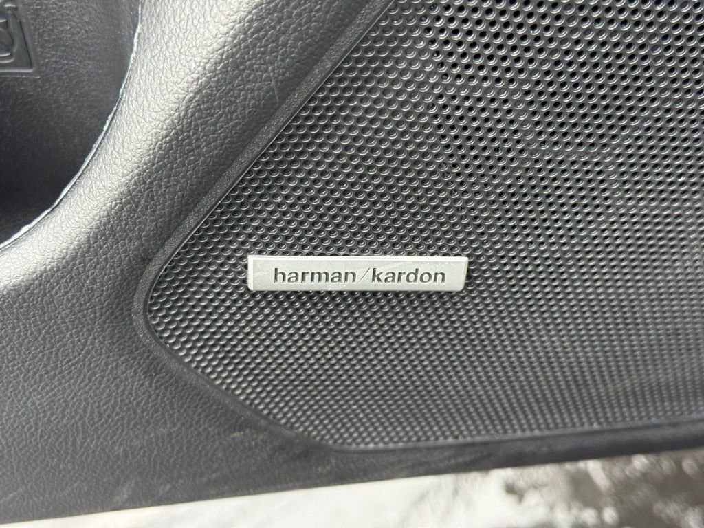 Used 2018 Subaru Outback 3.6R Touring AWD/4WD image 10