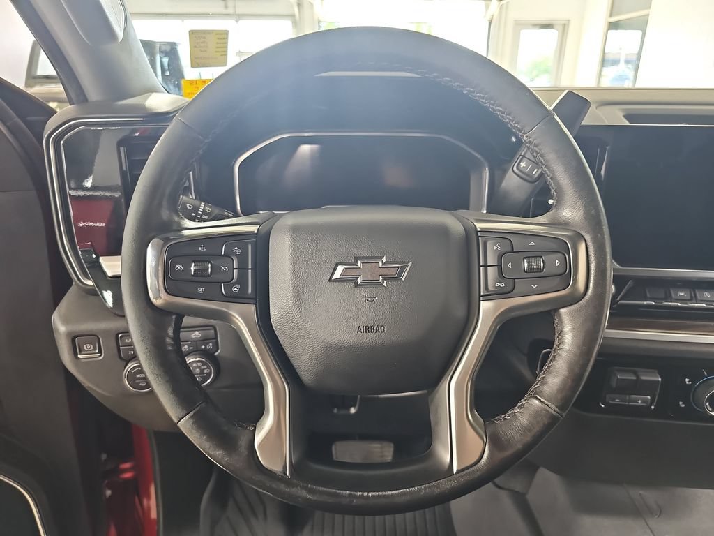 Used 2022 Chevrolet Silverado 1500 RST AWD/4WD image 22