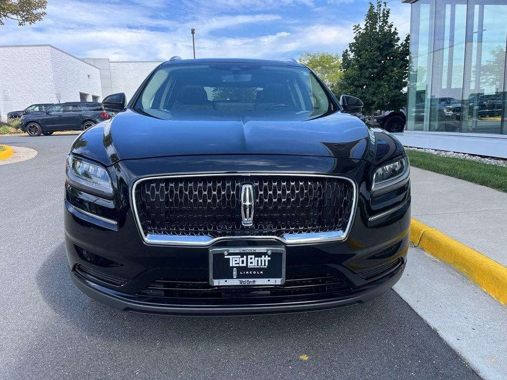 Used 2023 Lincoln Nautilus Reserve w/ Monochromatic Package AWD/4WD image 2