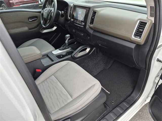 Used 2023 Nissan Frontier SV w/ Technology Package image 11
