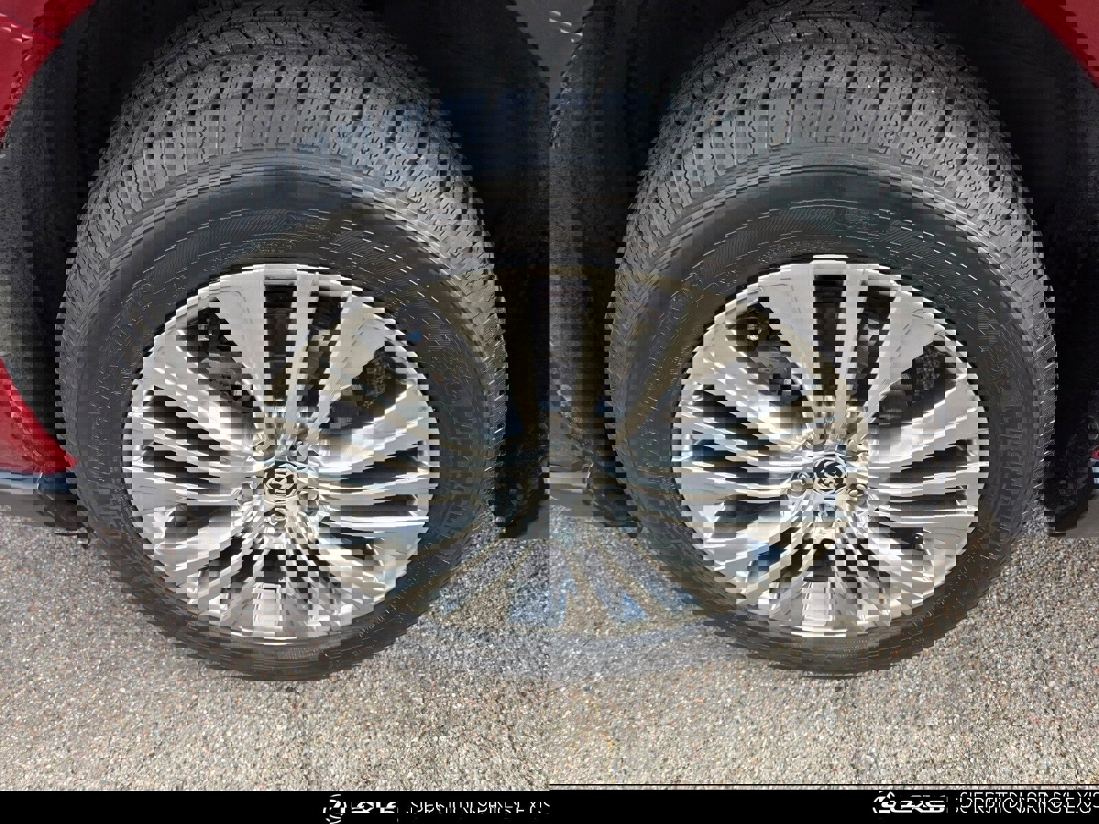 Used 2021 Toyota Venza XLE image 10