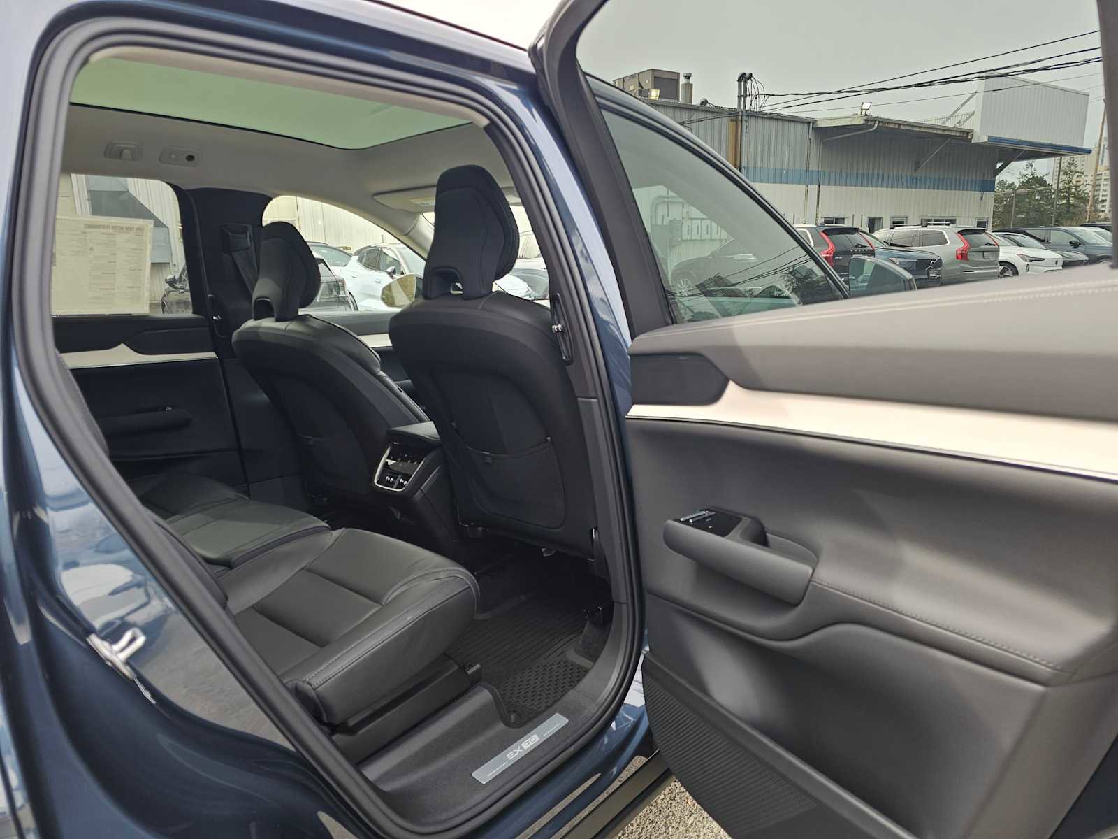 New 2026 Volvo EX90 Ultra image 14