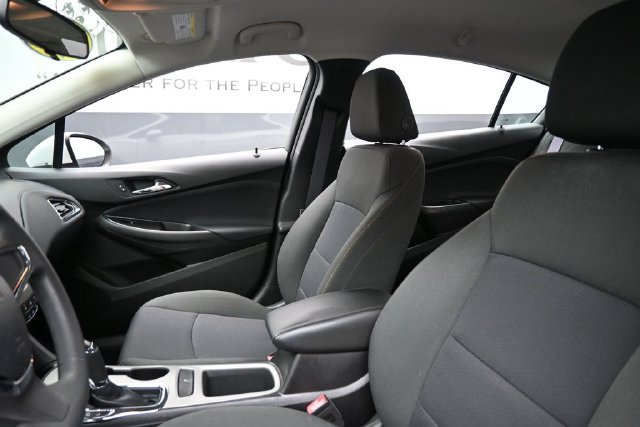 Used 2017 Chevrolet Cruze LS FWD image 17