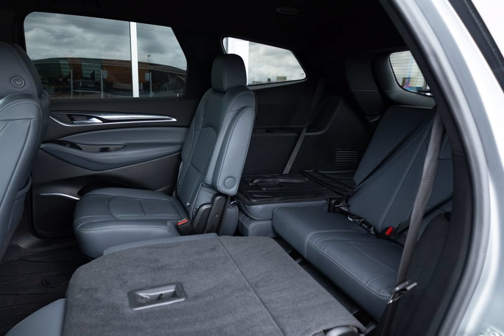 Used 2023 Buick Enclave Essence w/ Sport Touring Edition FWD image 19
