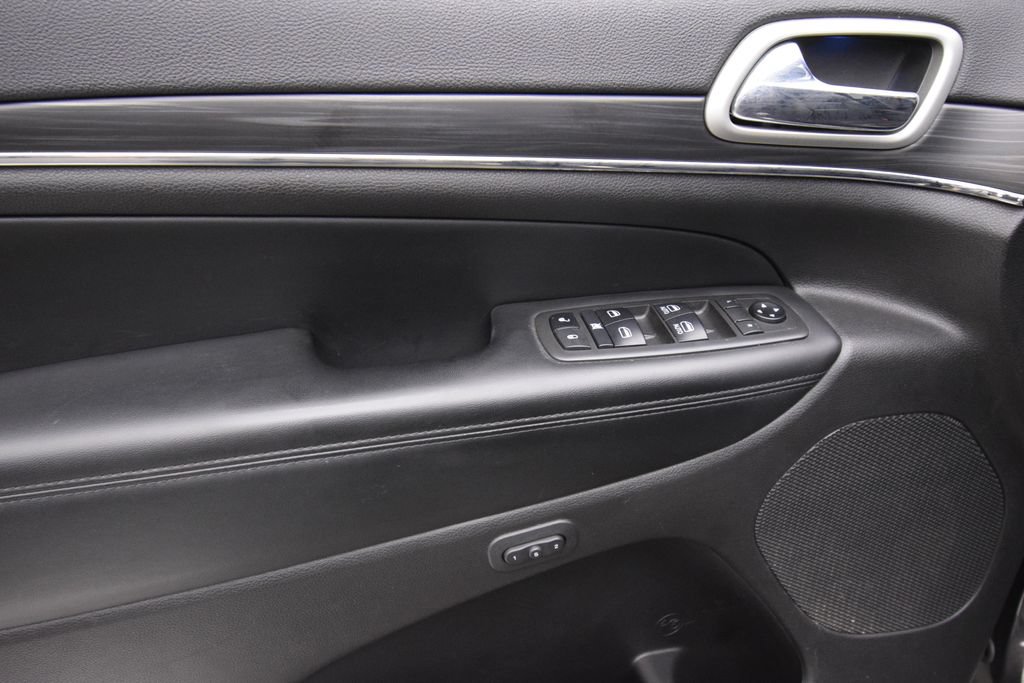 Used 2021 Jeep Grand Cherokee Limited w/ Premium Lighting Group AWD/4WD image 28