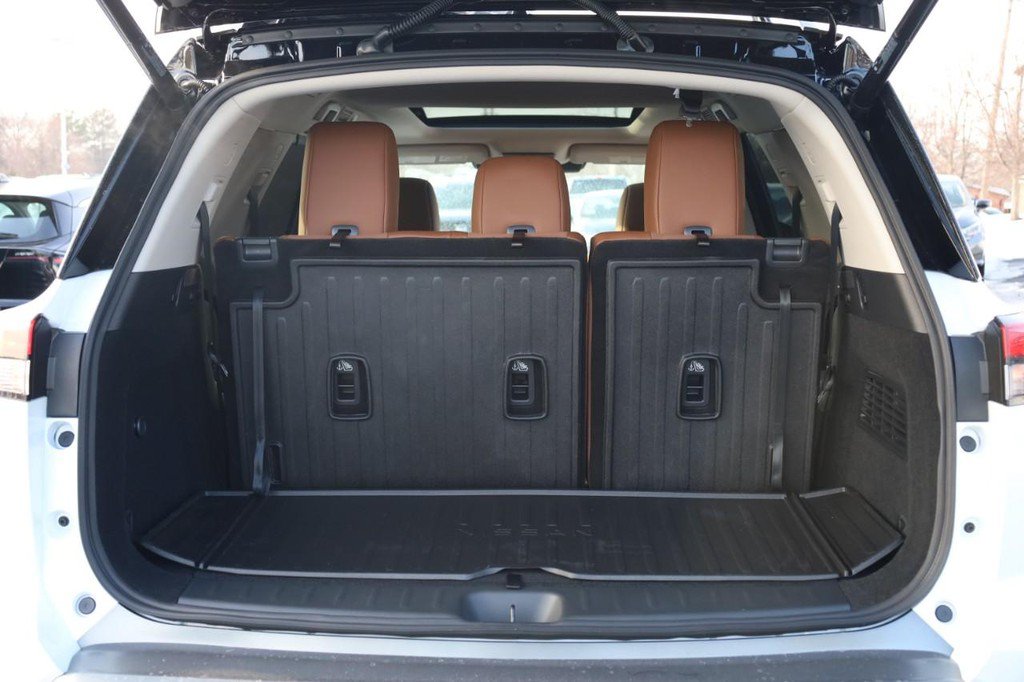 New 2026 Nissan Pathfinder Platinum AWD/4WD image 29