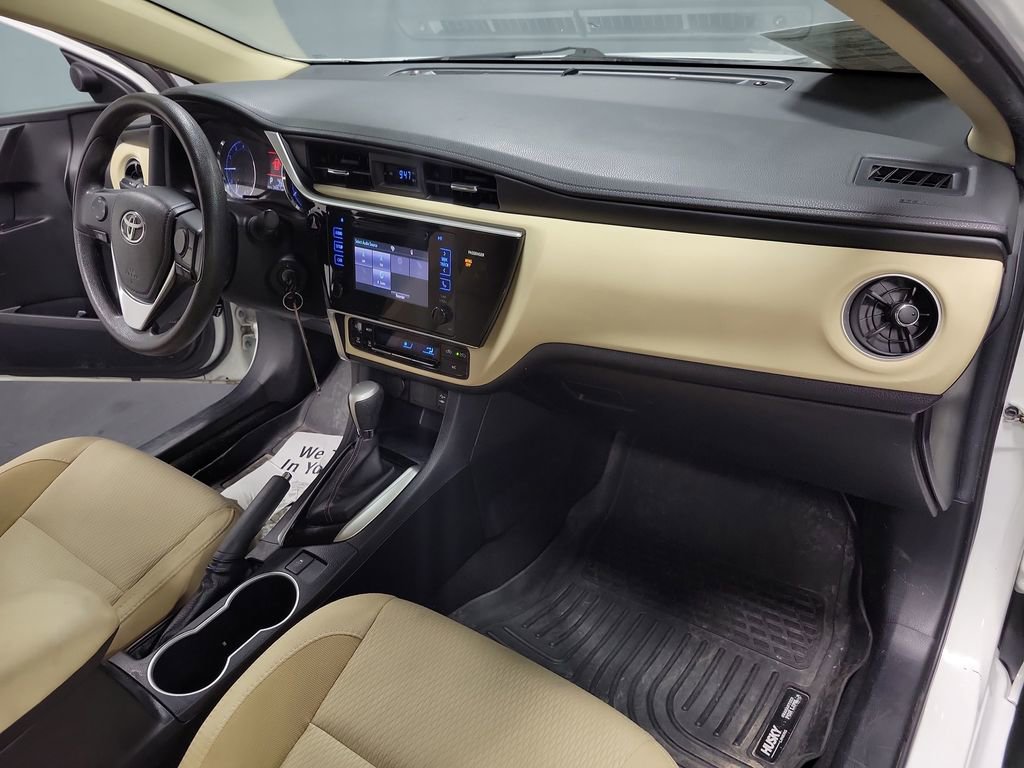 Used 2017 Toyota Corolla LE image 23
