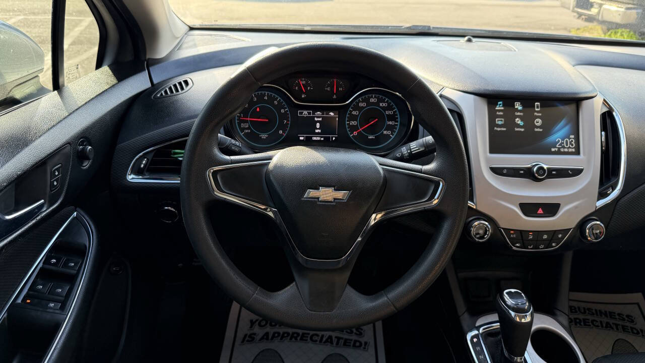Used 2017 Chevrolet Cruze LS FWD image 20