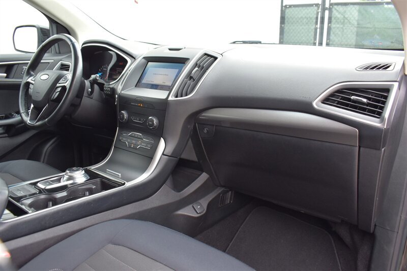 Used 2019 Ford Edge SEL FWD image 11