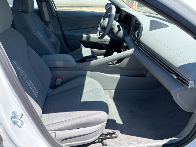 New 2026 Hyundai Elantra Sport FWD image 33