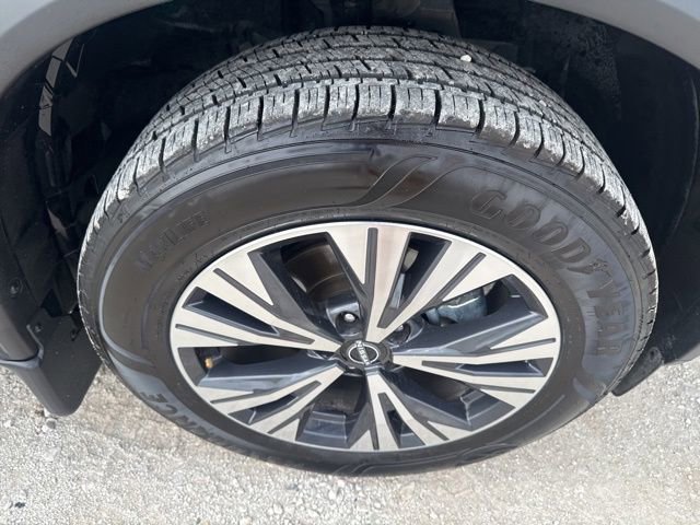 Used 2023 Nissan Rogue SV FWD image 22