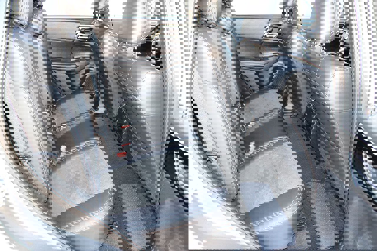 Used 2024 Mitsubishi Outlander SE image 18