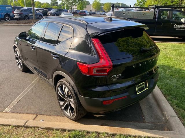 Used 2023 Volvo XC40 B5 Plus image 30