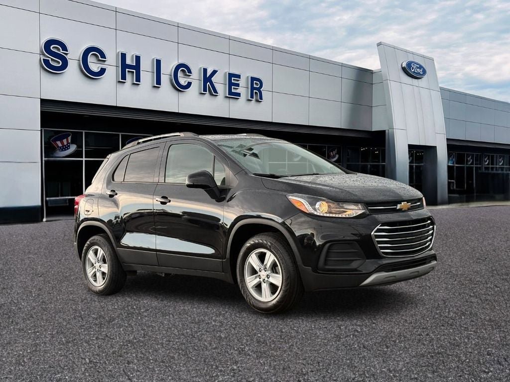 Used 2021 Chevrolet Trax LT w/ LT Convenience Package AWD/4WD image 1
