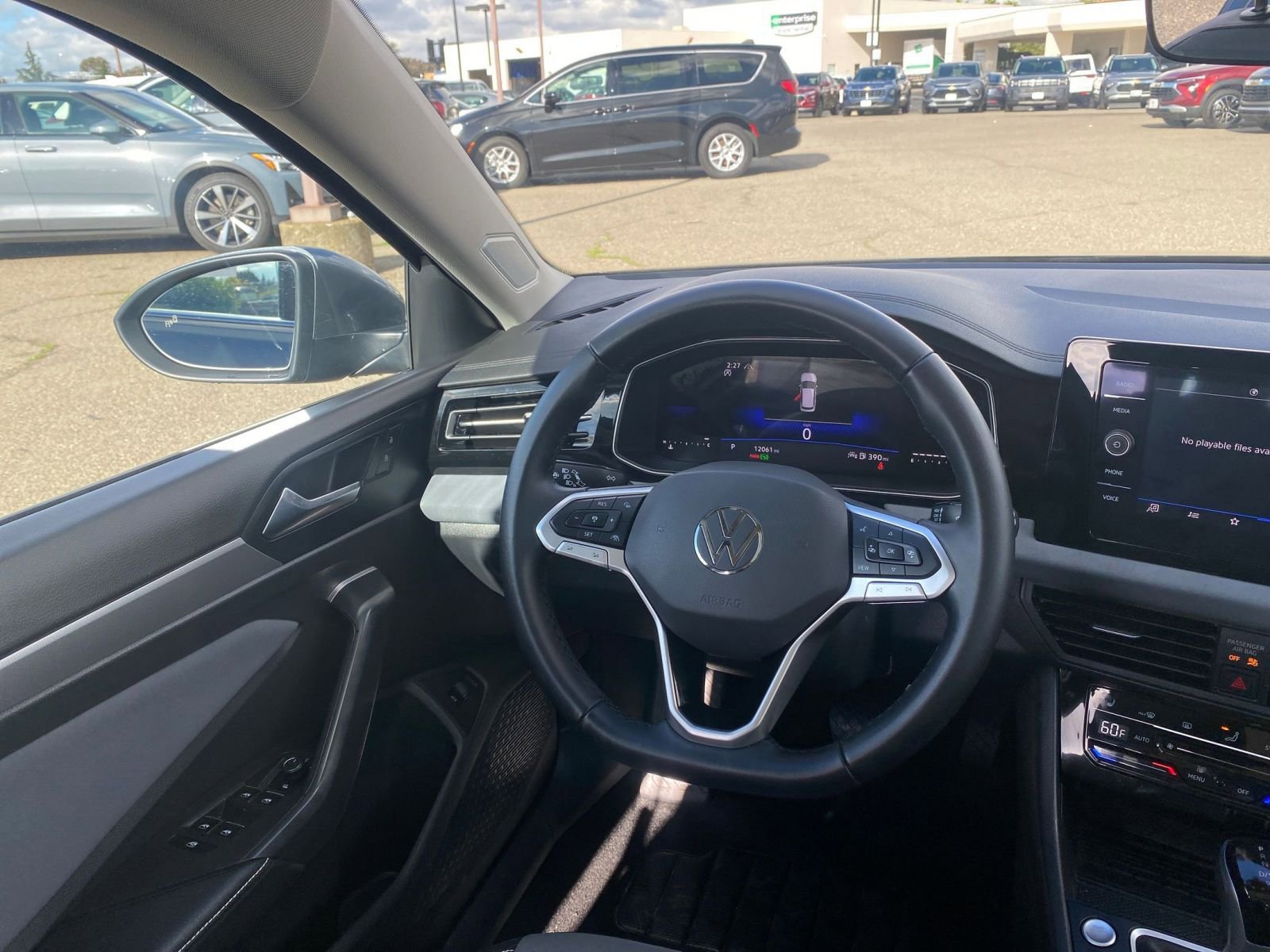 Used 2025 Volkswagen Jetta SE image 34