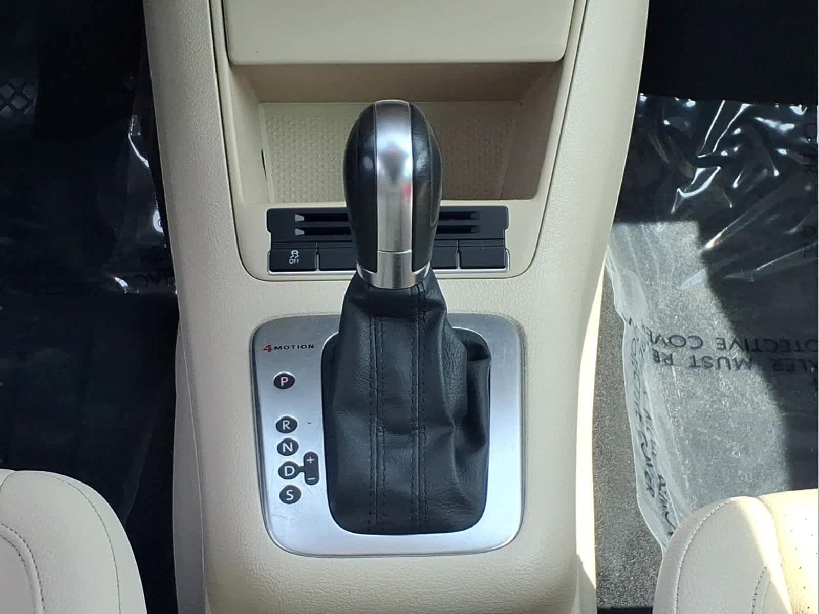 Used 2013 Volkswagen Tiguan SE AWD/4WD image 26
