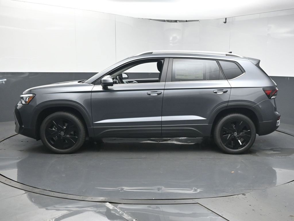 New 2025 Volkswagen Taos SE image 5