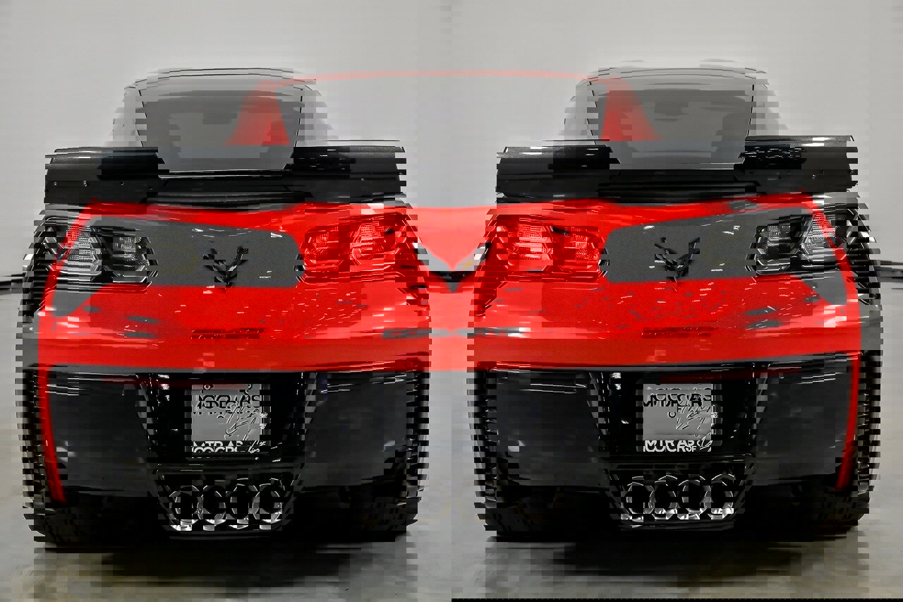 Used 2015 Chevrolet Corvette Z06 w/ Z07 Performance Package image 11