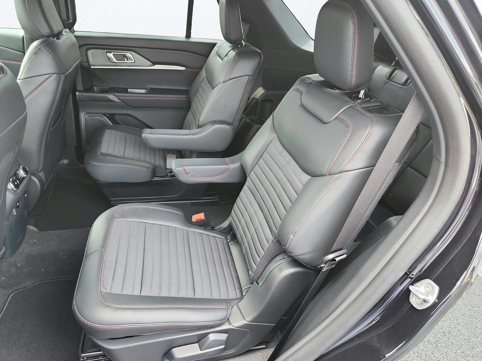 New 2026 Ford Explorer ST-Line AWD/4WD image 24