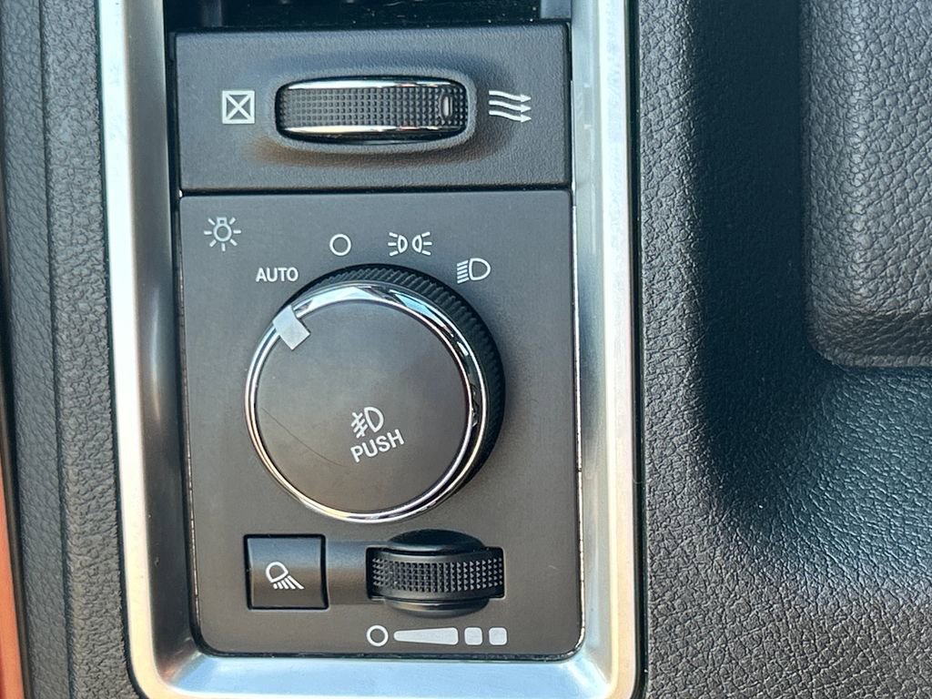 Used 2016 RAM 2500 Limited AWD/4WD image 29