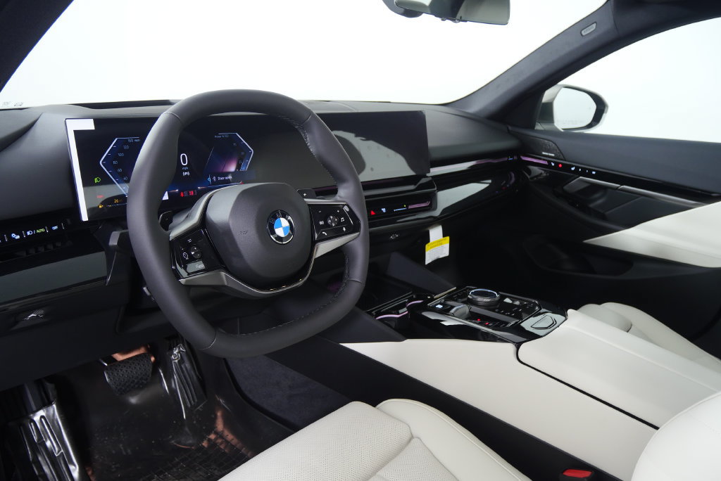 Used 2026 BMW 530i xDrive w/ Premium Package AWD/4WD image 13