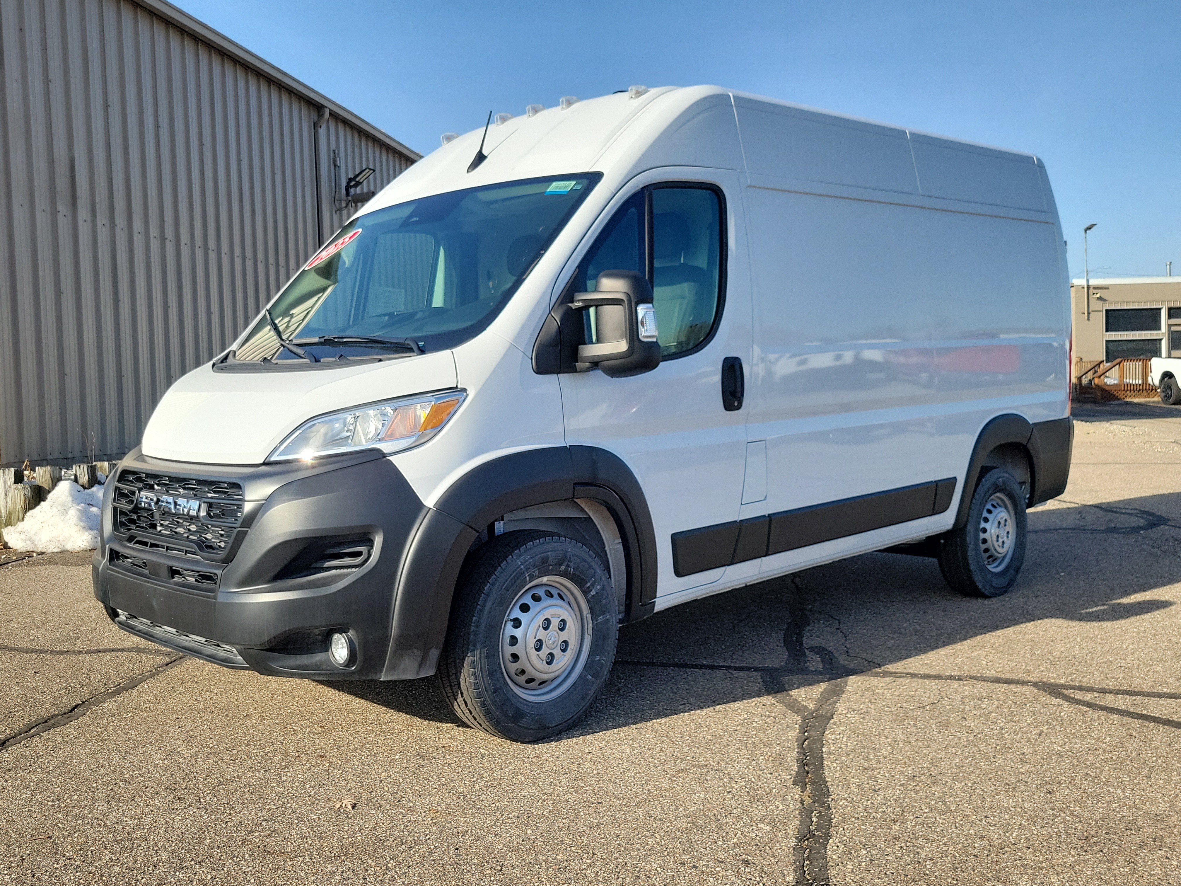 Used 2025 RAM ProMaster 2500 w/ Convenience Group FWD image 2