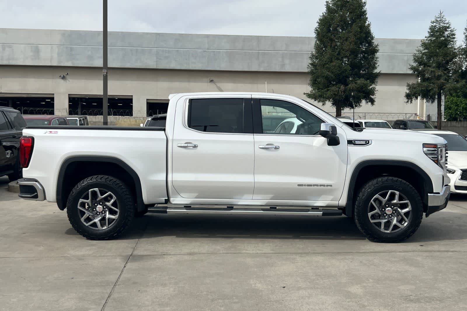 Used 2024 GMC Sierra 1500 SLT w/ SLT Premium Plus Package image 9