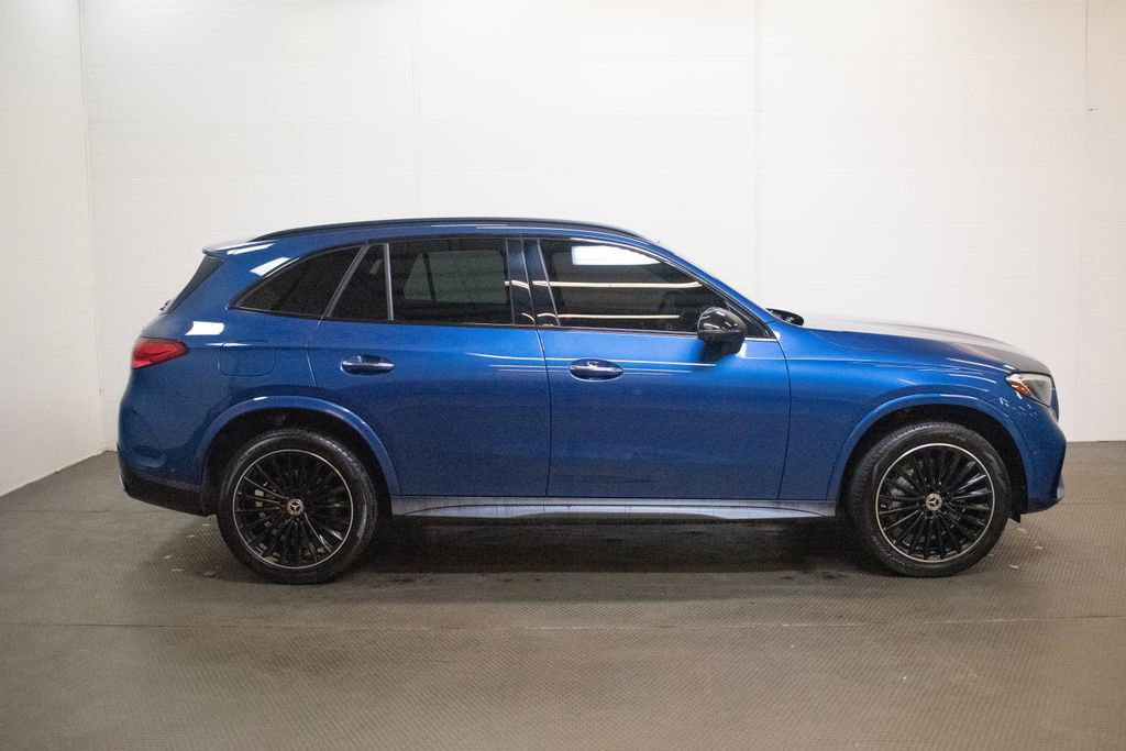 Used 2023 Mercedes-Benz GLC 300 4MATIC image 3
