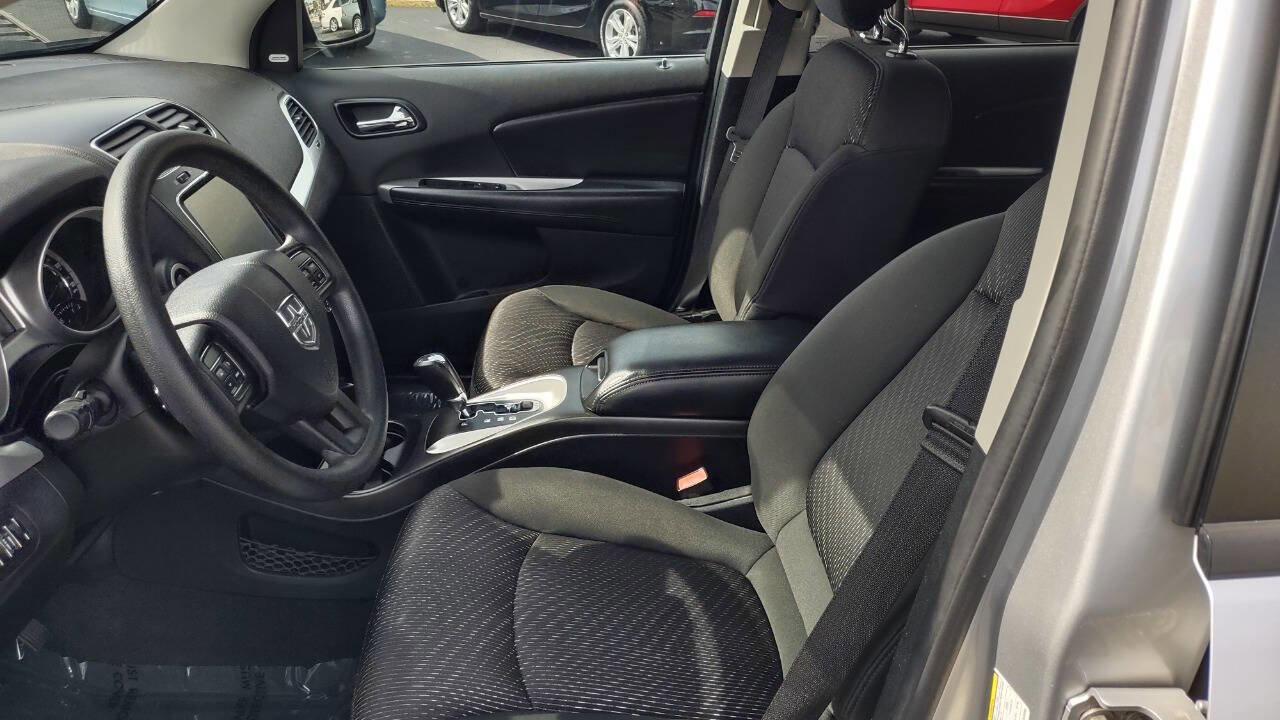 Used 2011 Dodge Journey Mainstreet w/ Popular Equipment Group image 10