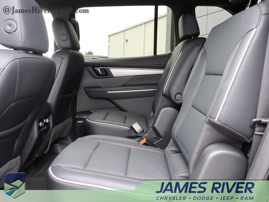 Used 2025 Buick Enclave Preferred image 19