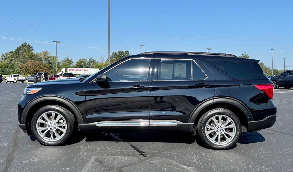 Used 2020 Ford Explorer XLT w/ Equipment Group 202A AWD/4WD image 4