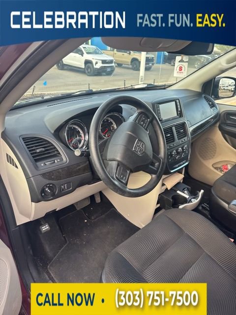 Used 2020 Dodge Grand Caravan SE image 2