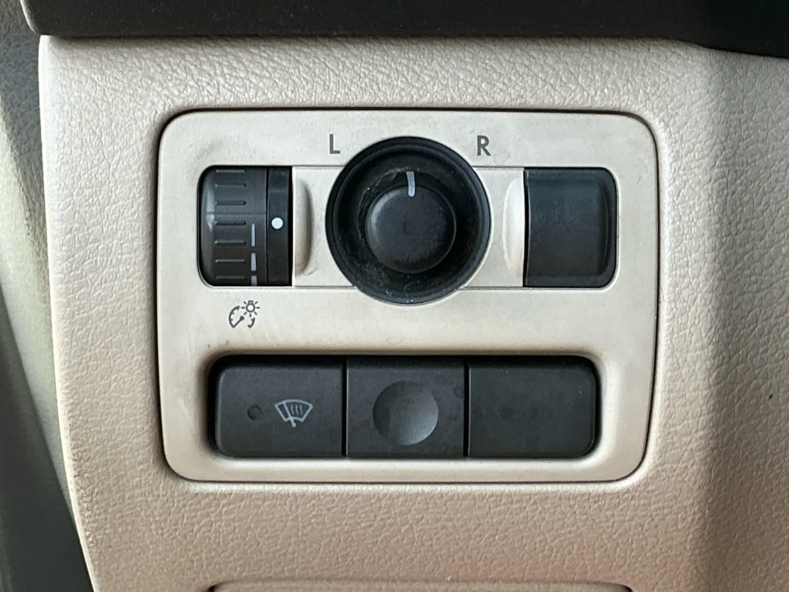 Used 2006 Subaru Outback 3.0R L.L. Bean image 34