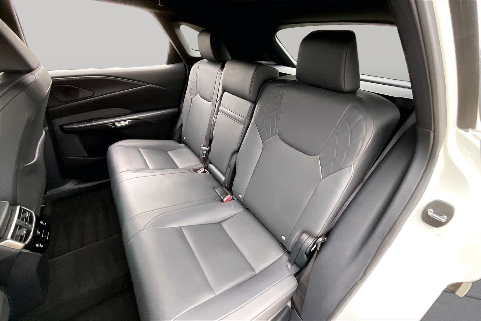 Used 2025 Lexus RX 350 Premium w/ Accessory Package (K3) FWD image 18