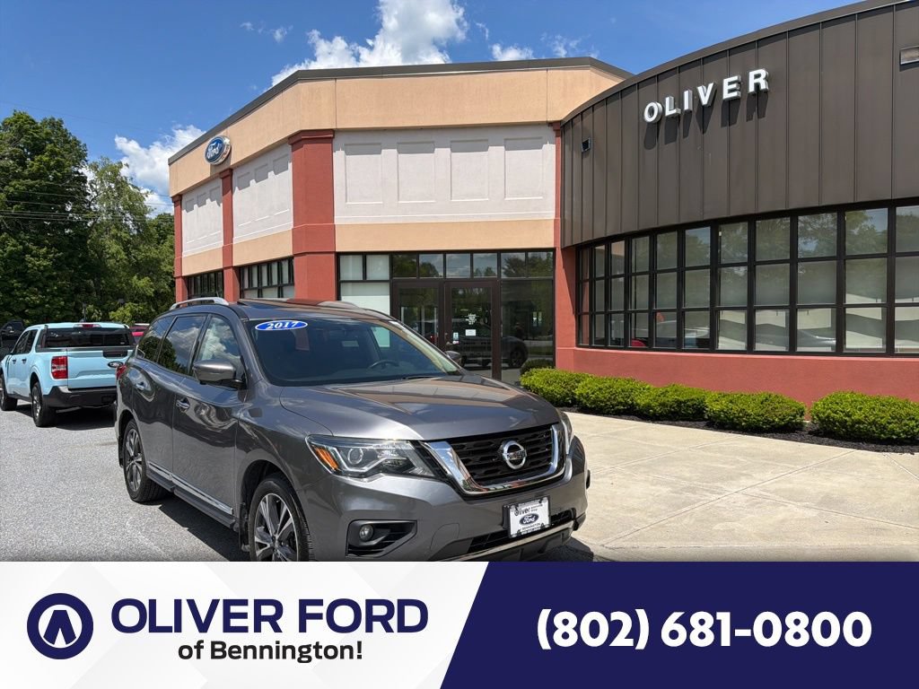Used 2017 Nissan Pathfinder Platinum w/ Family Entertainment Package AWD/4WD image 1