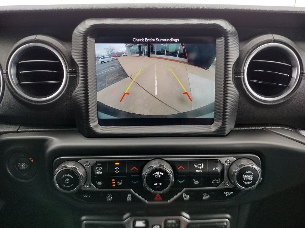 Used 2018 Jeep Wrangler Unlimited Sahara image 5