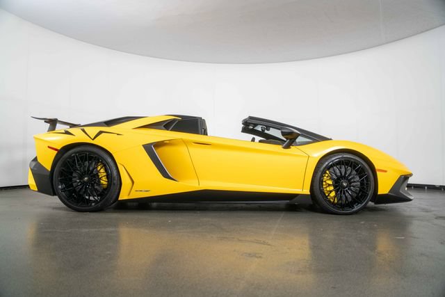 Used 2016 Lamborghini Aventador LP 750-4 Superveloce AWD/4WD image 8
