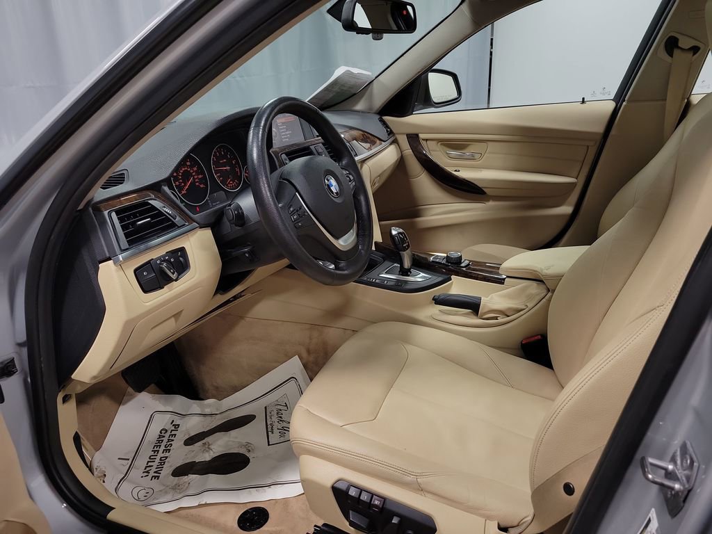 Used 2015 BMW 328i xDrive Sedan w/ Premium Package image 13